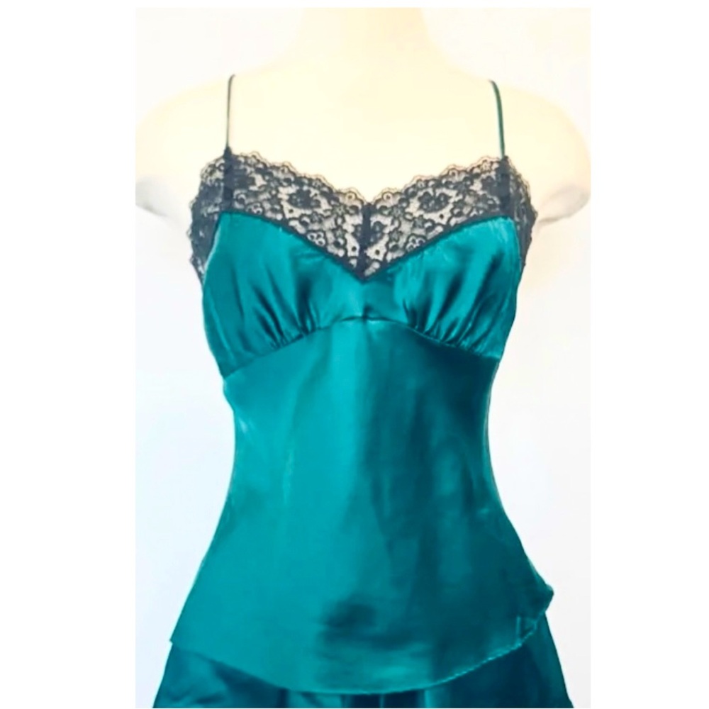 Victoria’s Secret Vintage 90’s Green Silk Black Lace Trim Camisole Top in Medium